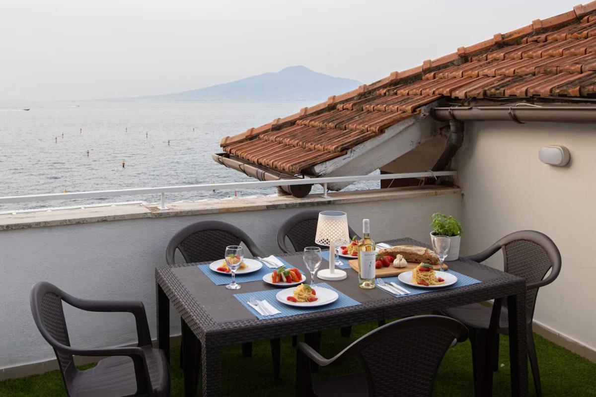 Sorrentovibes - Seaview Home On The Beach & Amazing Views Terrace المظهر الخارجي الصورة