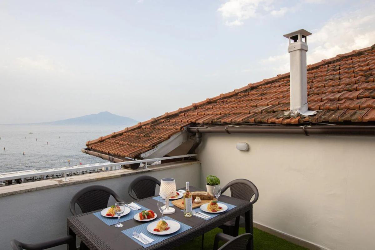 Sorrentovibes - Seaview Home On The Beach & Amazing Views Terrace المظهر الخارجي الصورة
