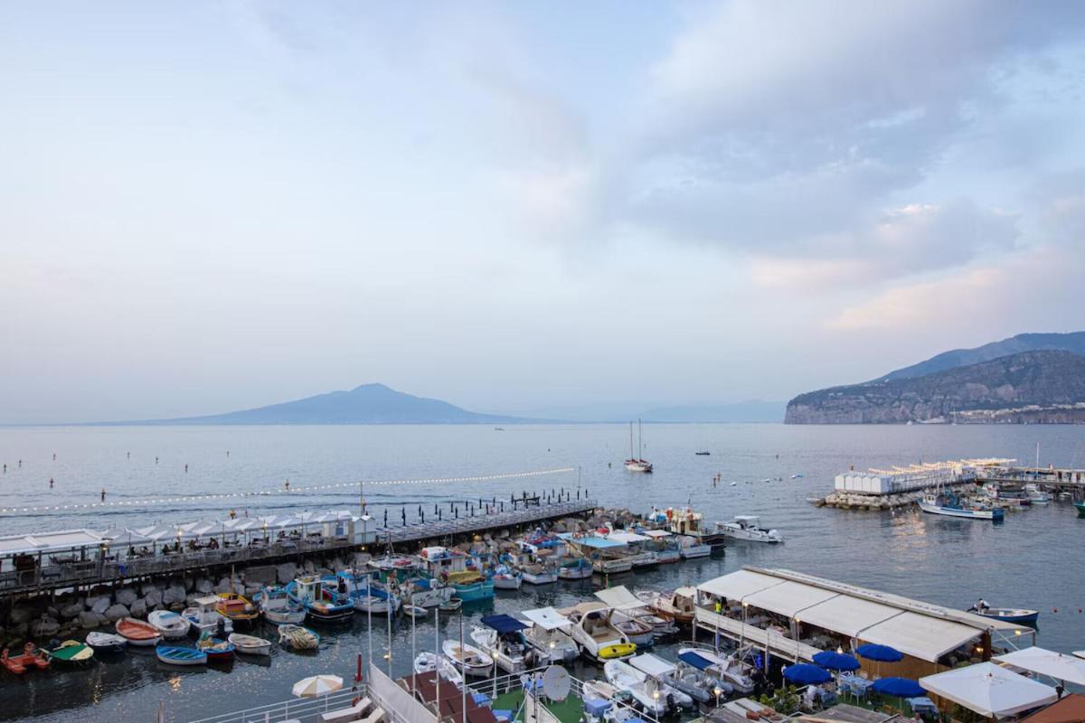 Sorrentovibes - Seaview Home On The Beach & Amazing Views Terrace المظهر الخارجي الصورة