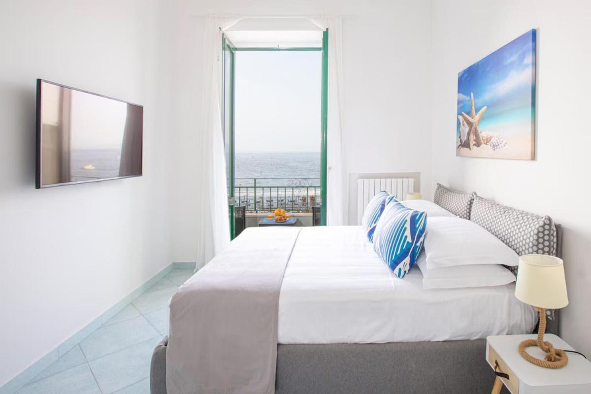 Sorrentovibes - Seaview Home On The Beach & Amazing Views Terrace المظهر الخارجي الصورة