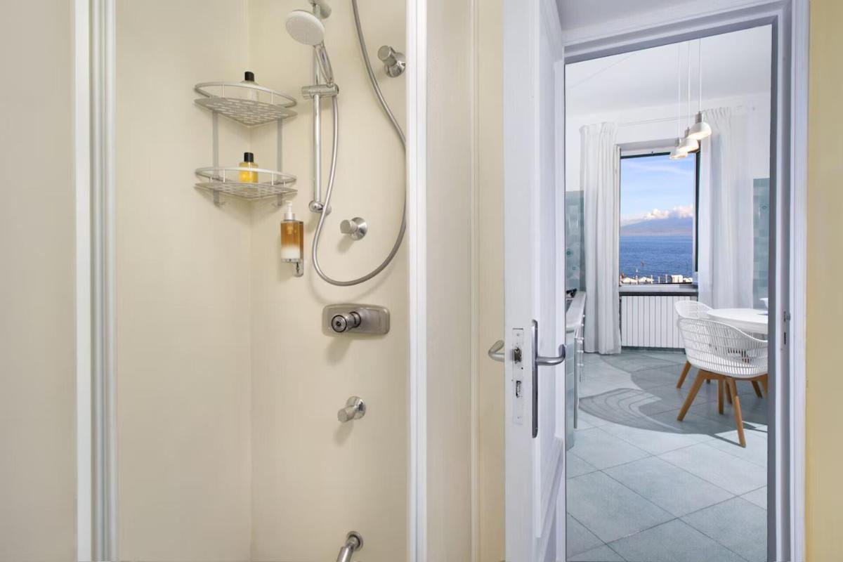 Sorrentovibes - Seaview Home On The Beach & Amazing Views Terrace المظهر الخارجي الصورة